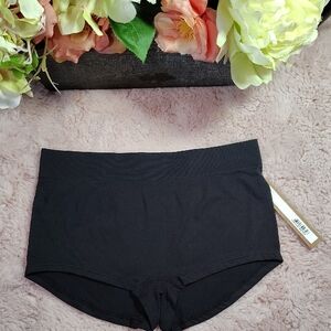 Skims Soft Smoothing Seamless Boyshort Small